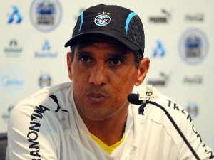 silas-treinador-gremio-hg-20100320