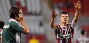 wagner-comemora-gol-pelo-fluminense-1350437006775_615x300