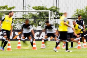 t_77508_apos-muita-correria-para-entrar-em-forma-titulares-do-corinthians-voltarao-a-campo-nesta-quarta-feira