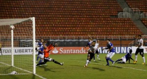 t_80091_guerrero-diante-de-um-pacaembu-vazio-abre-o-placar-no-tranquilo-triunfo-do-timao-sobre-o-millonarios