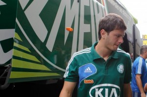 t_80645_o-atacante-kleber-ganhou-a-chance-de-fazer-a-sua-estreia-como-titular-na-partida-desta-quarta-feira-contra-o-tigre