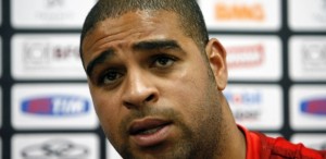 adriano-em-coletiva-no-flamengo-1346804538024_615x300