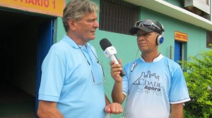 Luciano Paredão sendo entrevistado pelo repórter Elias José