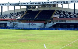 Lacerdão receberá jogo entre Santa Cruz e Vitória da Conquista (Foto: Aldo Carneiro / PE Press)