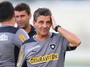 Eduardo-Hungaro-Botafogo-Sergio-LANCEPress_LANIMA20140127_0146_24