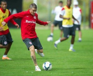 t_115002_dalessandro-esta-fora-do-confronto-entre-internacional-e-coritiba-pelo-campeonato-brasileiro