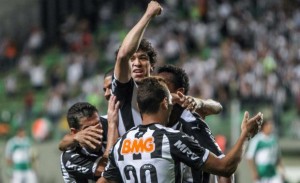 t_126369_luan-marcou-gol-no-pacaembu-e-voltou-a-balancar-as-redes-do-palmeiras-colocando-o-galo-nas-quartas-de-final