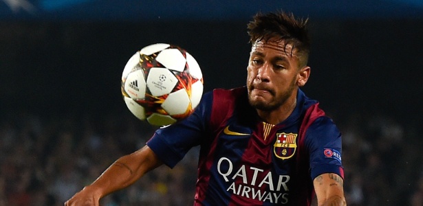 neymar-atacante-do-barcelona-se-estica-para-dominar-a-bola-na-partida-contra-o-ajax-pela-liga-dos-campeoes-1413932488780_615x300