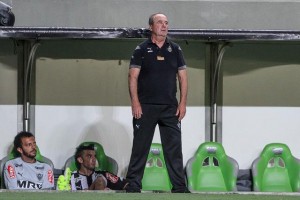 t_142132_levir-culpi-teve-que-quebrar-a-cabeca-para-escalar-a-equipe-porque-perdeu-quatro-titulares