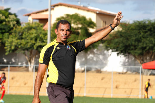 José Luiz, apita na Goiabeira, o jogo Palmeiras e Olimpico