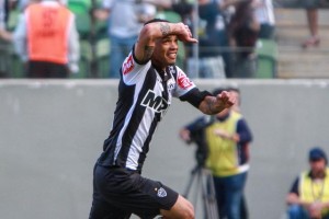 t_147710_apos-bela-troca-de-passes-do-atletico-mg-carlos-abriu-o-placar-no-independencia-contra-o-cruzeiro