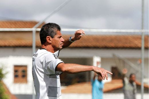 Wilton,  treinador do Santos