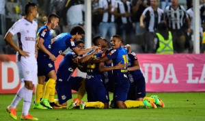 jogadores-do-santos-comemoram-vitoria-sobre-fluminense-djalmavassao-gazetapress
