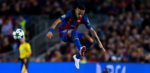 neymar-passa-por-otamendi-durante-os-4-a-0-do-barcelona-sobre-o-manchester-city-1476921530543_615x300